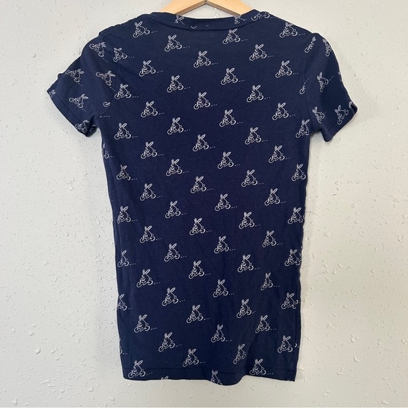 🦋BDG Urban Outfitters Blue V-Neck T-Shirt Bunny Bicycle Graphic Tee Small Casual - Picture 4 of 4